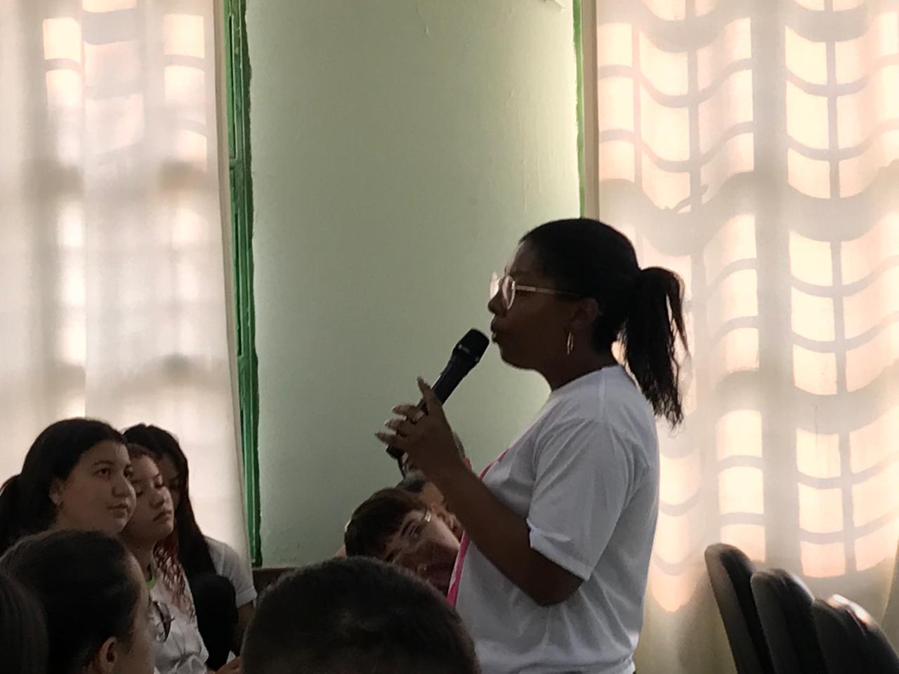 Kassia, assistente social da Sociedade Vencer Kassia, assistente social da Sociedade Vencer