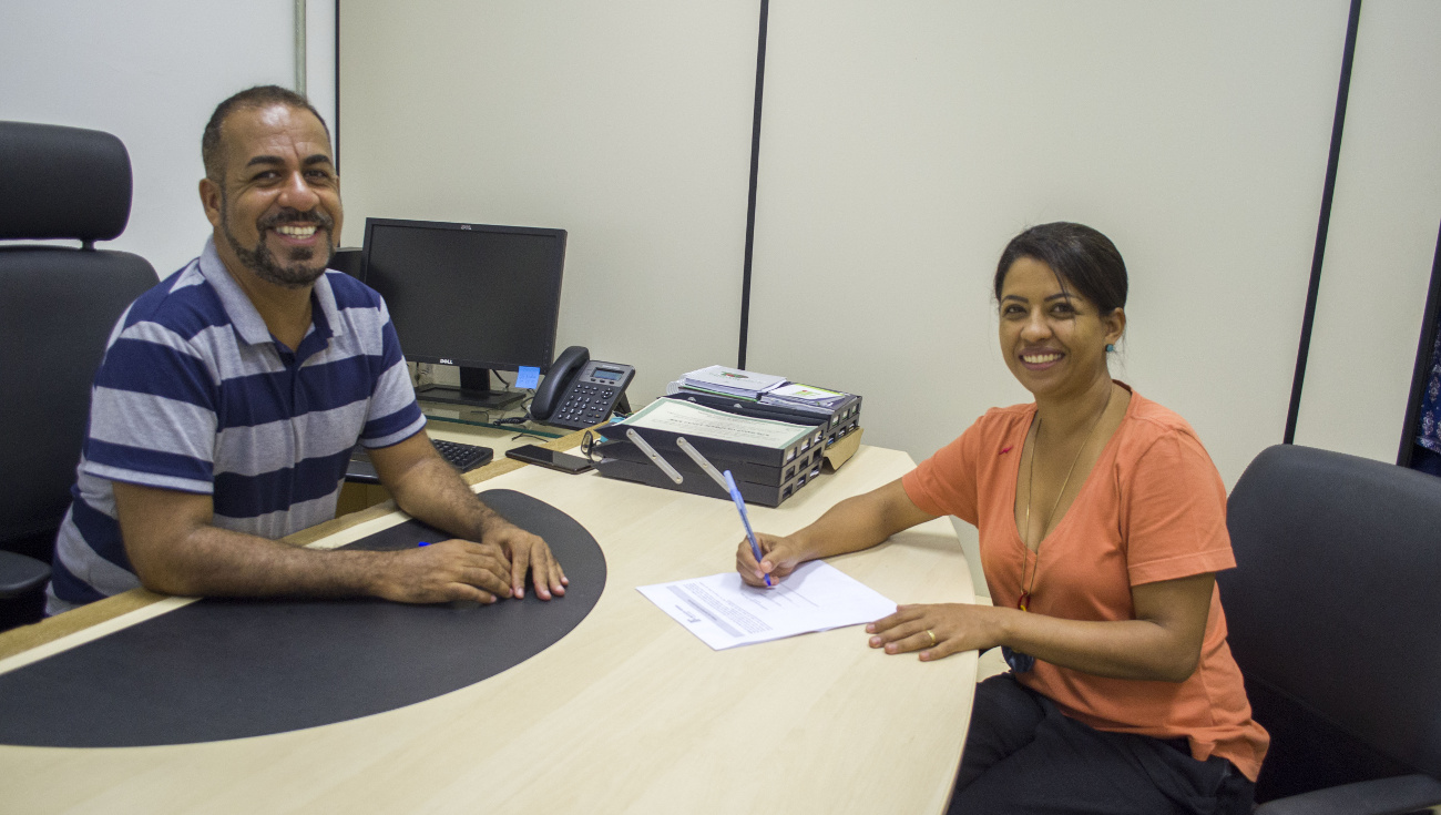 Exercício servidora Dairde Rocha com Diretor Geral