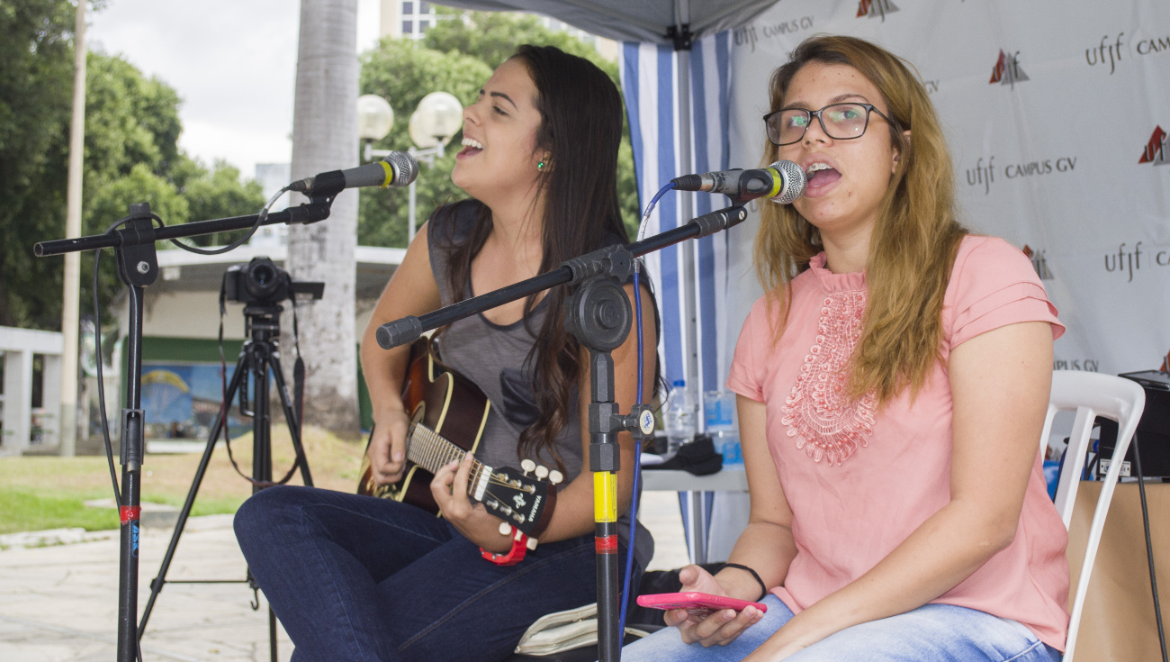 Apresentação musical de estudantes do IFMG-GV.JPG