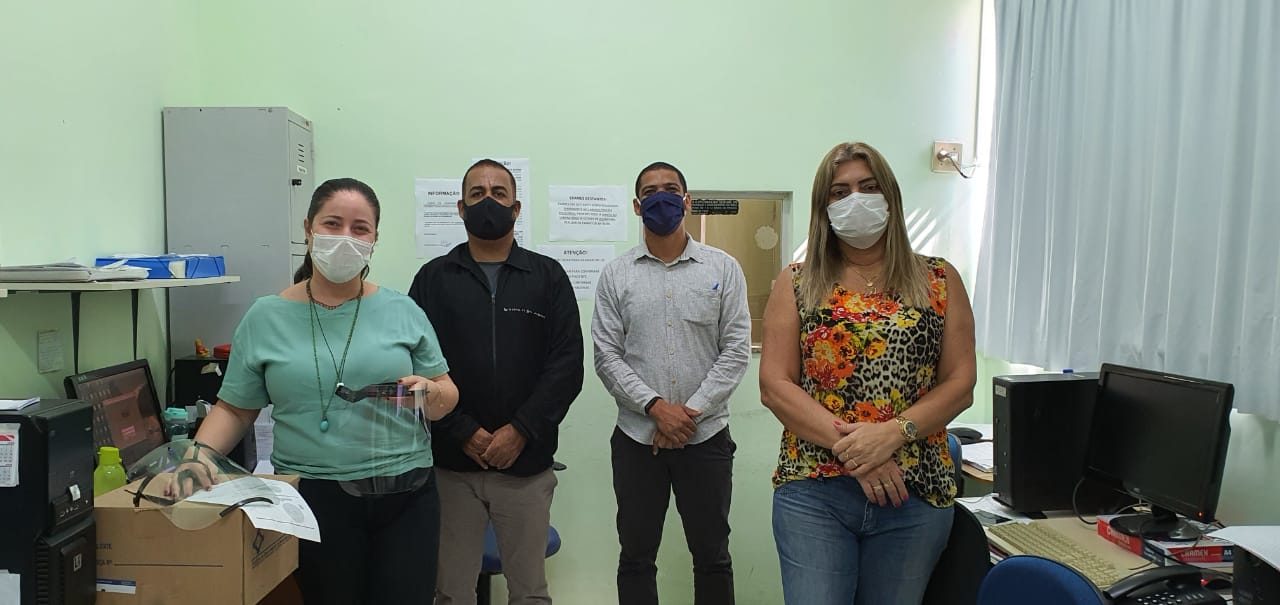 Entrega face shield Centro Estadual e Atenção Especializada/CEAE