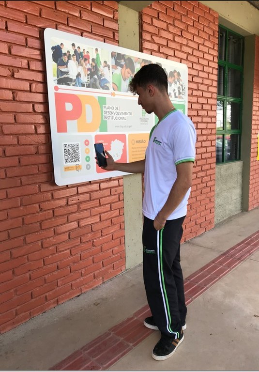 Painéis possibilitam acessar o farol de desempenho do IFMG.jpeg