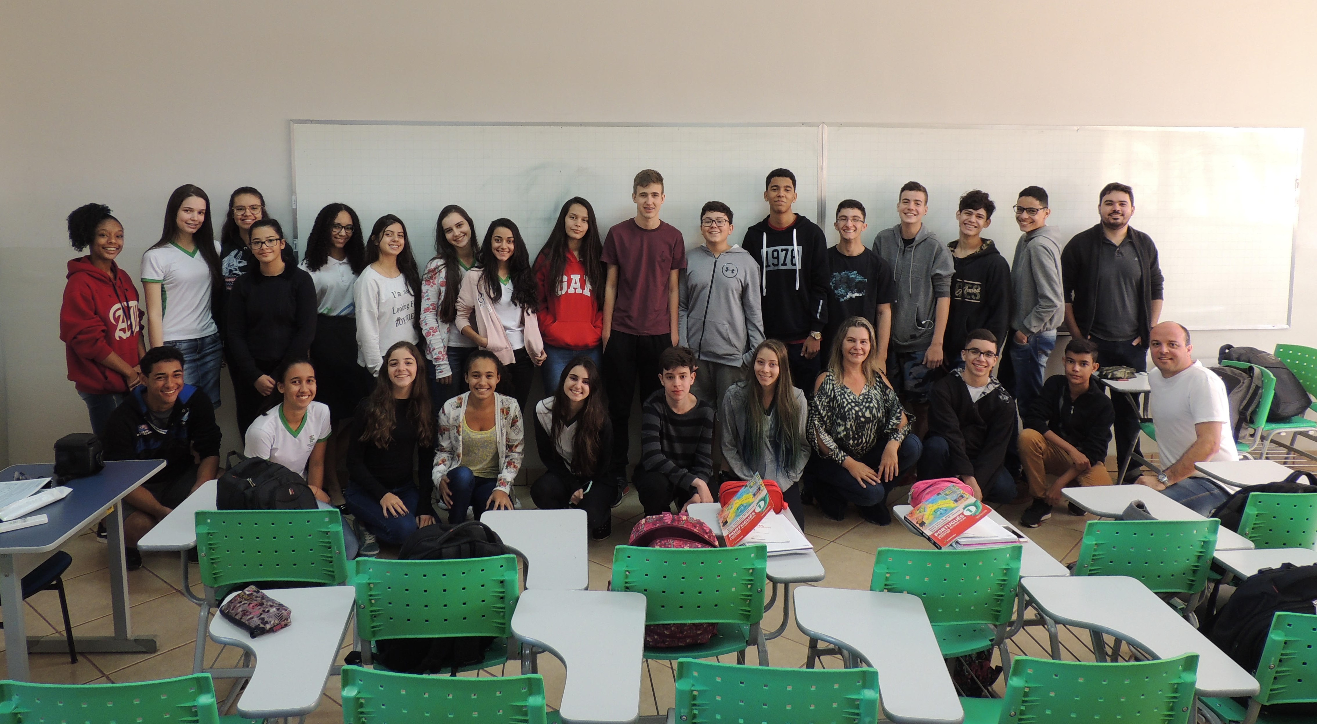 Alunos e professores que participam atualmente da capacitação Alunos e professores que participam atualmente da capacitação