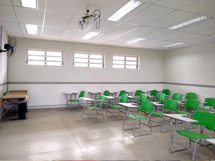 Sala de aula com piso