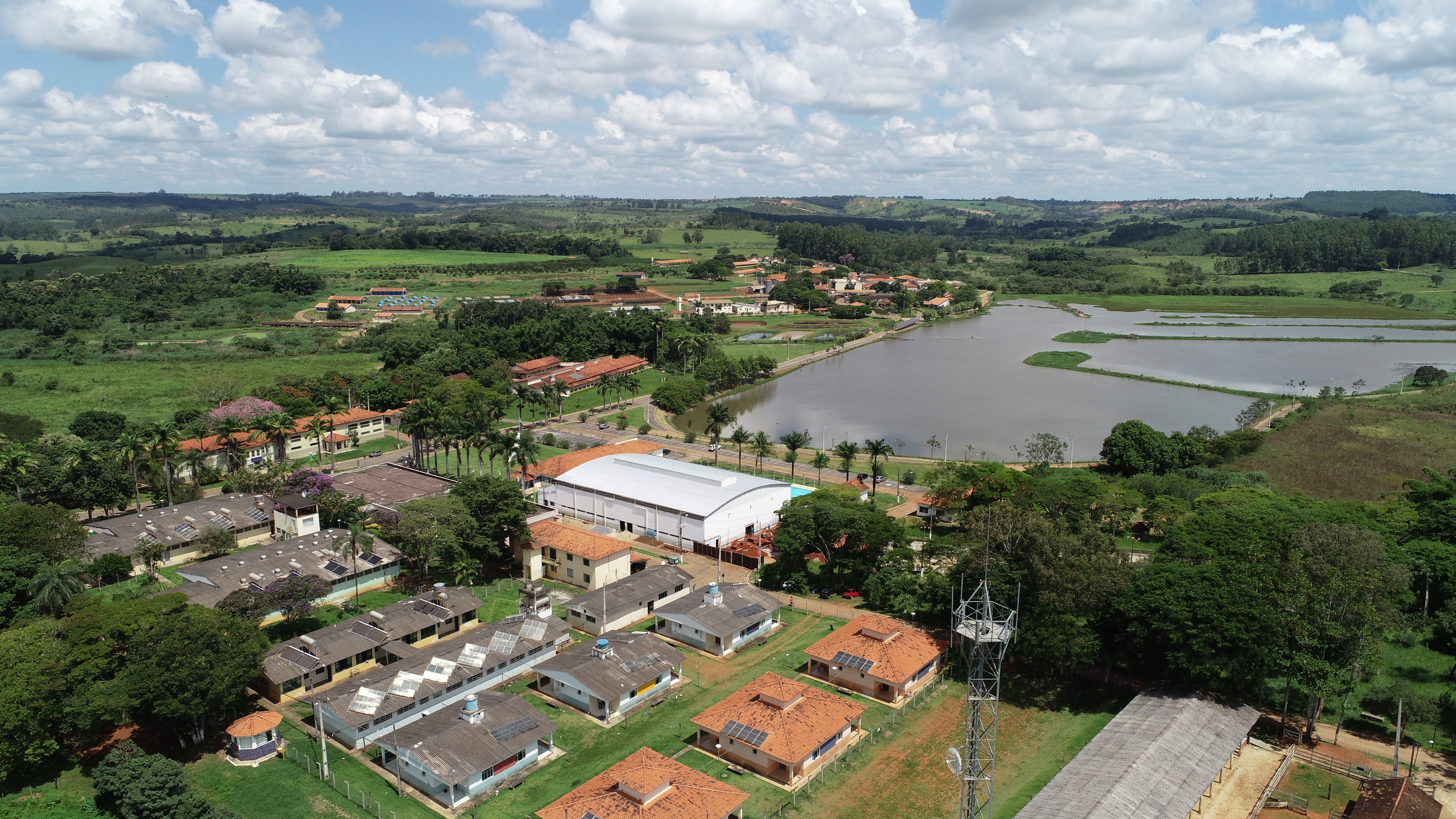 Campus Bambuí, localizado no Centro-Oeste de Minas, possui ampla estrutura para atividades práticas Campus Bambuí, localizado no Centro-Oeste de Minas, possui ampla estrutura para atividades práticas