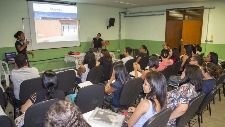Campus contribui para a inclusão social de surdos com formação de comunicadores em Libras