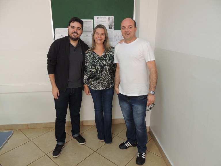 Os professores Ceile Nunes, Denilson Soares e Vinícius Barbosa, do Campus Avançado Piumhí,
