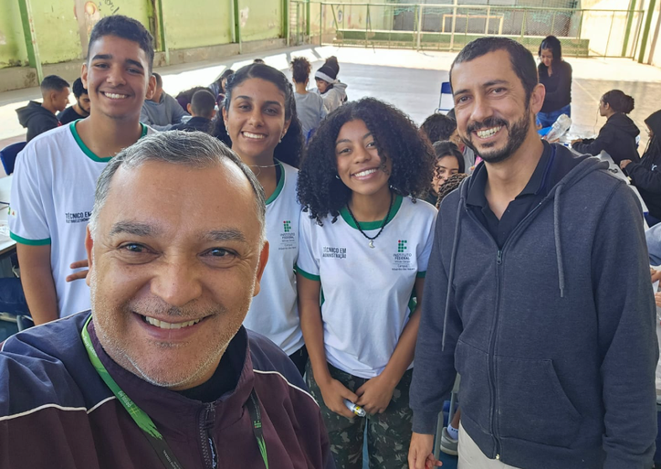 Equipe projeto.png Equipe do projeto SpaceNeves