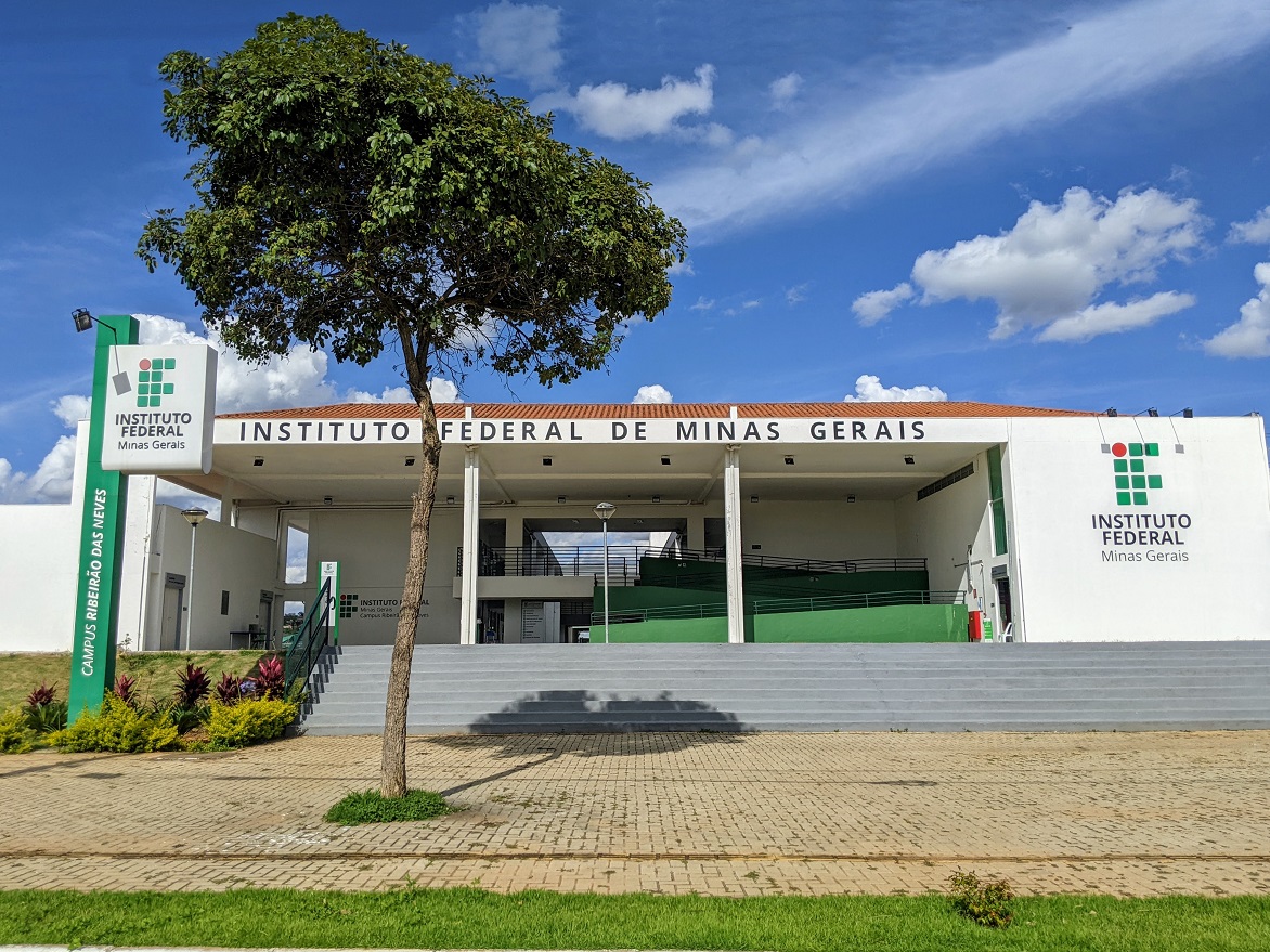 fachada.jpg fachada.jpg
